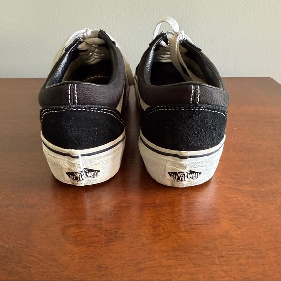 Vans Old Skool Women's Black and White Canvas Sneakers Size 7 - Picture 4 of 6